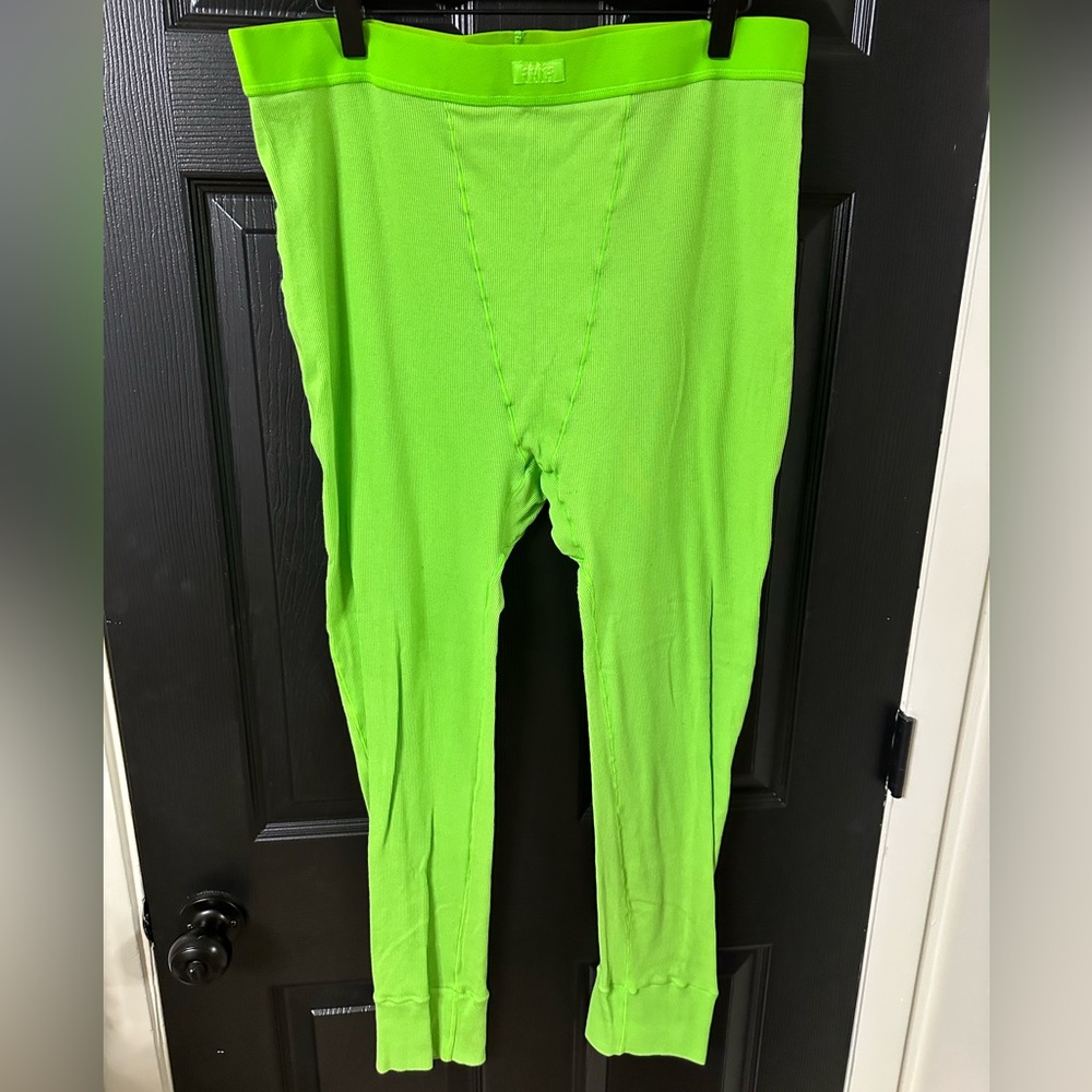 SKIMS Neon Green Ribbed Leggings